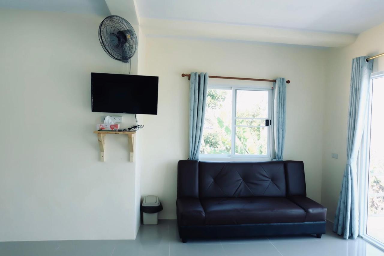 เอนกาย อิงเขา Apartment Khao Kho Exterior photo